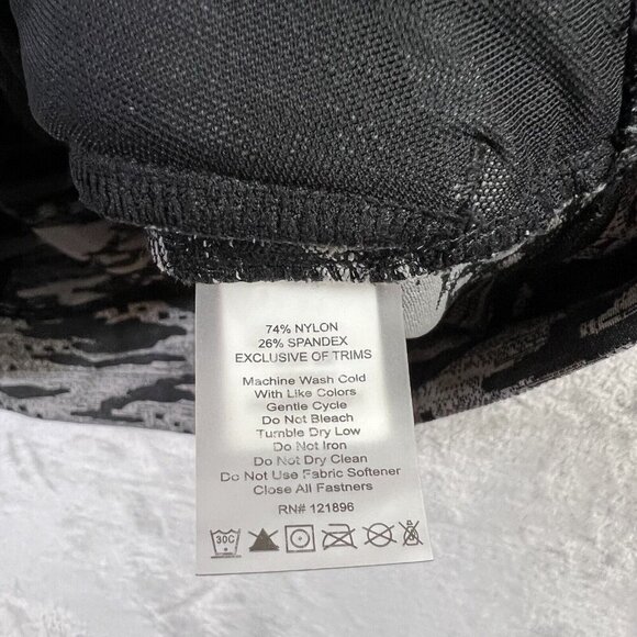 Title Nine Daily Decathlon Full Zip Jacket Women's Large Grey Camo Running Gym - Picture 10 of 16